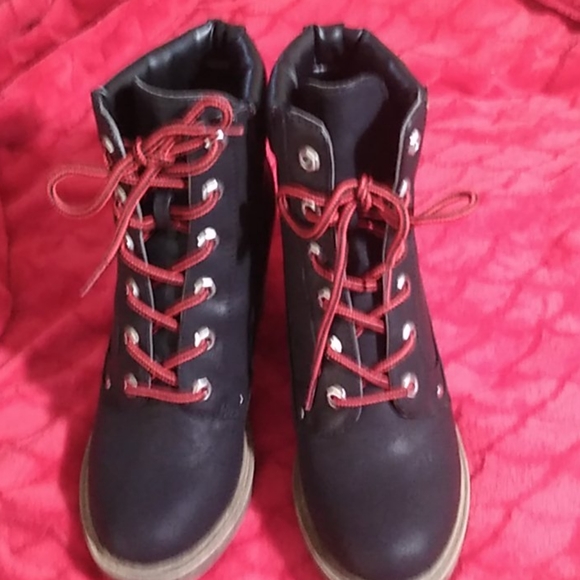 Leather boots - Picture 1 of 3